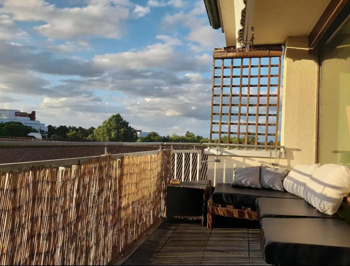 Budget Suite Mit Balkon - Privatzimmer In Wohnung - Netflix & Minibar Inklusive Koblenz  Exteriör bild