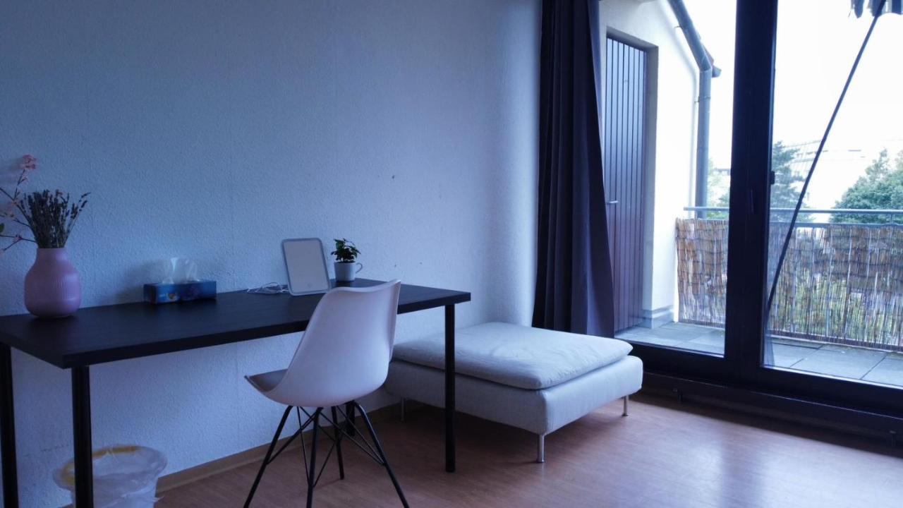 Budget Suite Mit Balkon - Privatzimmer In Wohnung - Netflix & Minibar Inklusive Koblenz  Exteriör bild