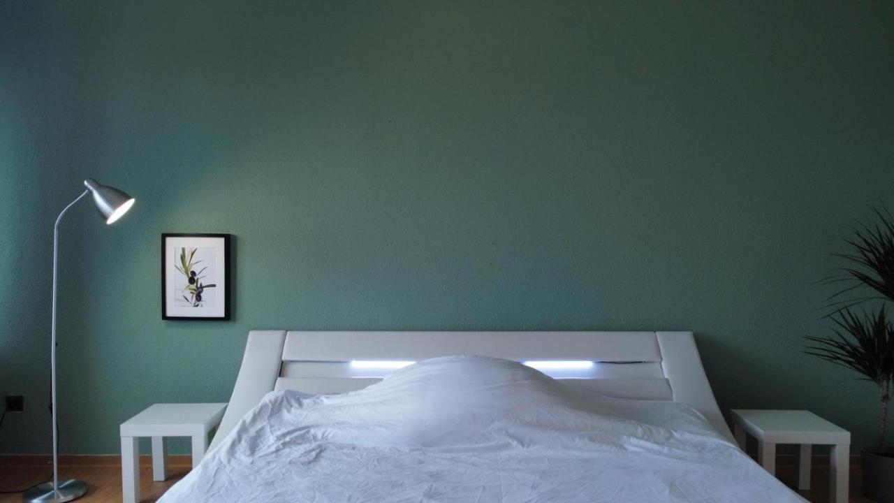 Budget Suite Mit Balkon - Privatzimmer In Wohnung - Netflix & Minibar Inklusive Koblenz  Exteriör bild